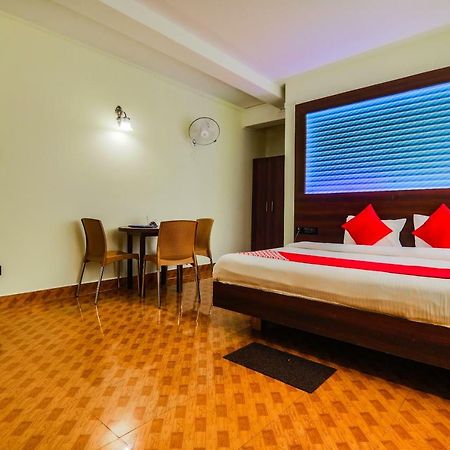 Oyo 11515 The Lily Guest House Шиллонг Экстерьер фото