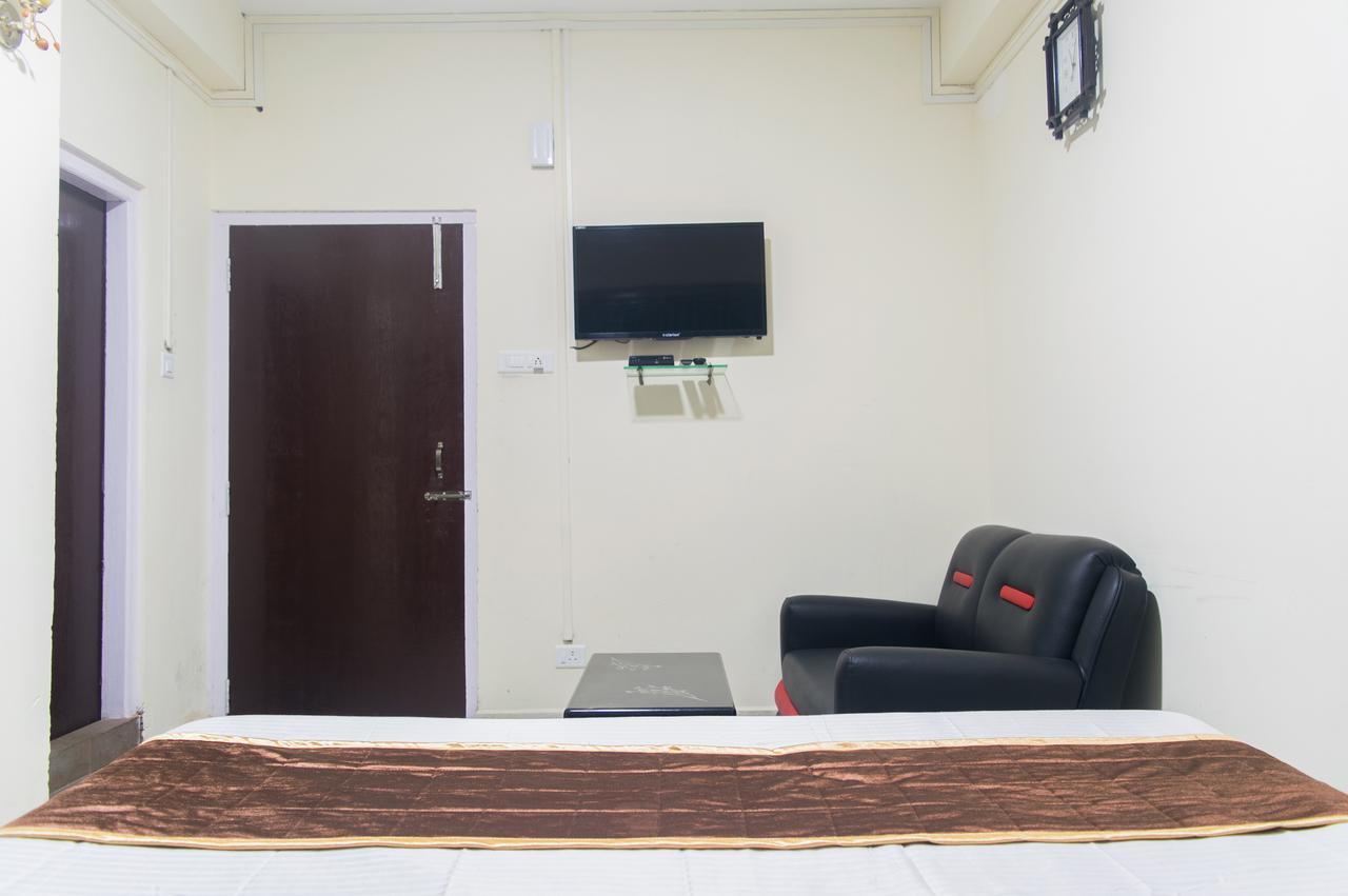 Oyo 11515 The Lily Guest House Шиллонг Экстерьер фото