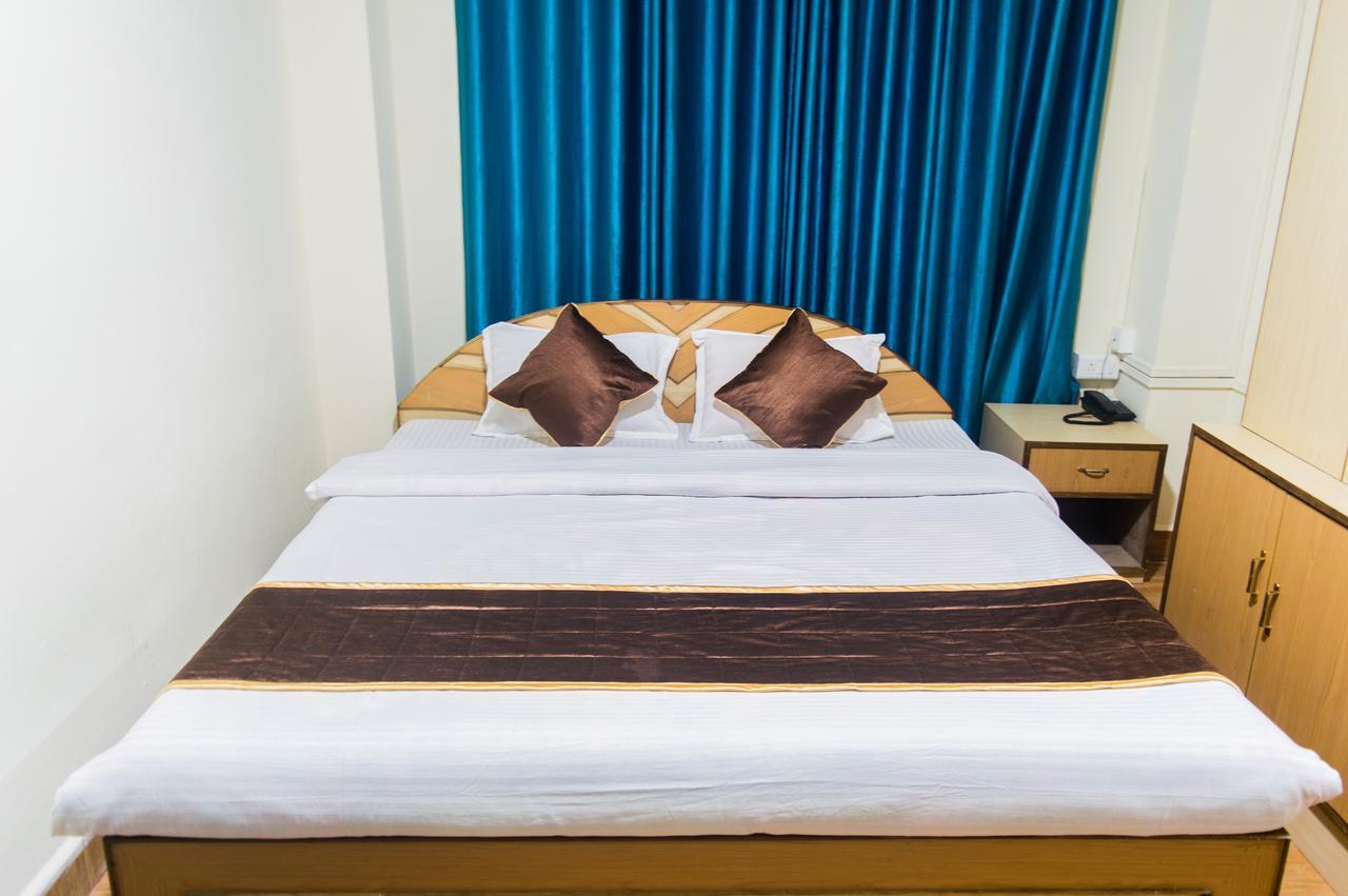 Oyo 11515 The Lily Guest House Шиллонг Экстерьер фото