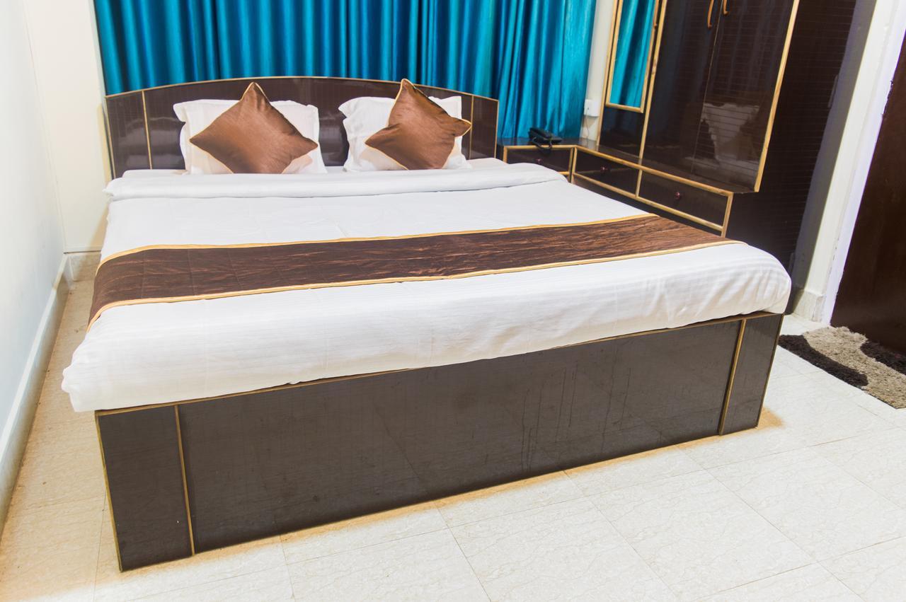 Oyo 11515 The Lily Guest House Шиллонг Экстерьер фото