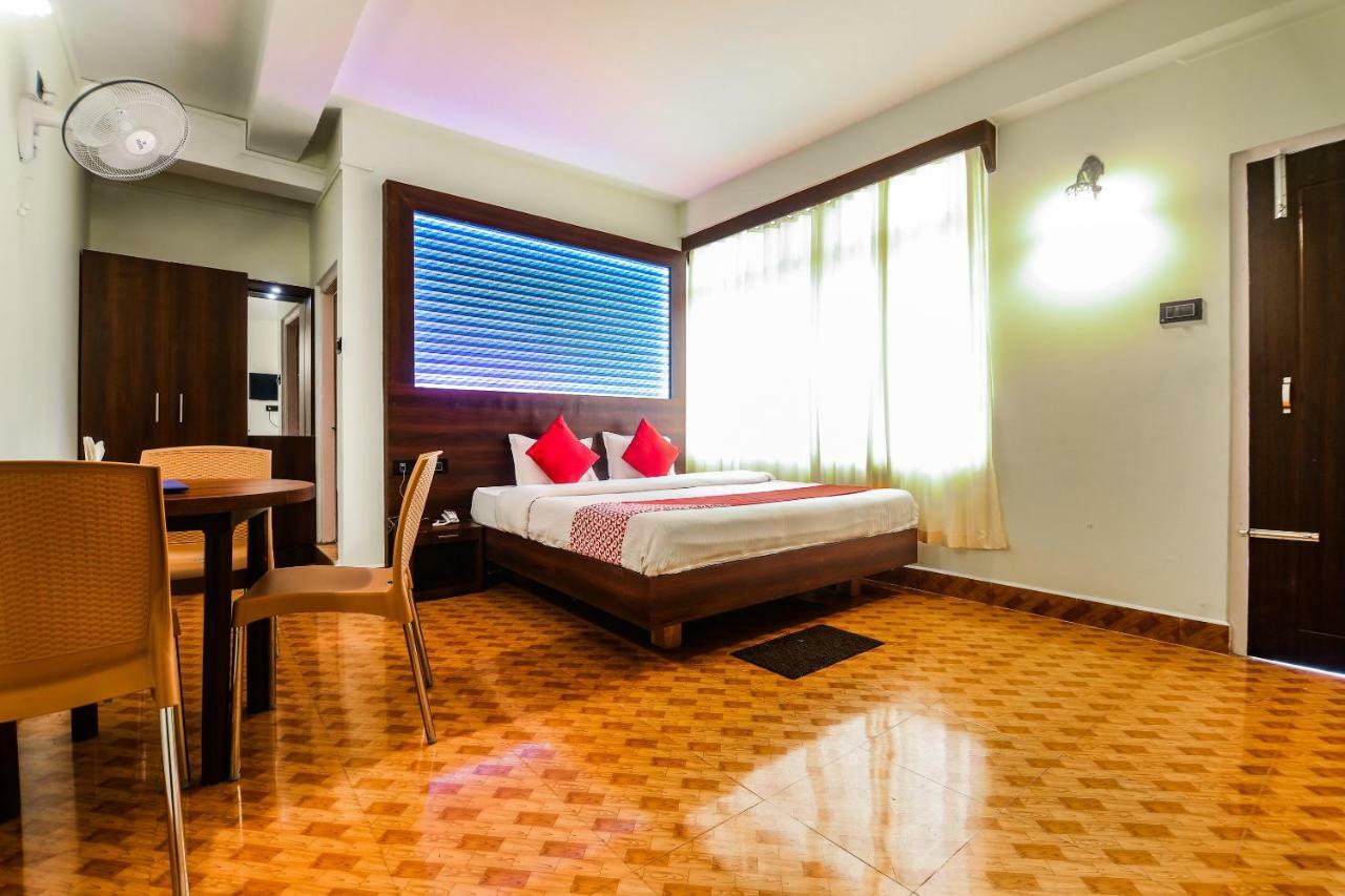 Oyo 11515 The Lily Guest House Шиллонг Экстерьер фото